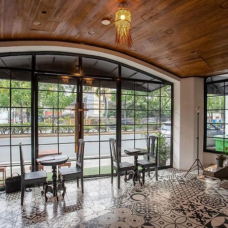 Oyo 821 Connector Hostel Μακάτι Εξωτερικό φωτογραφία