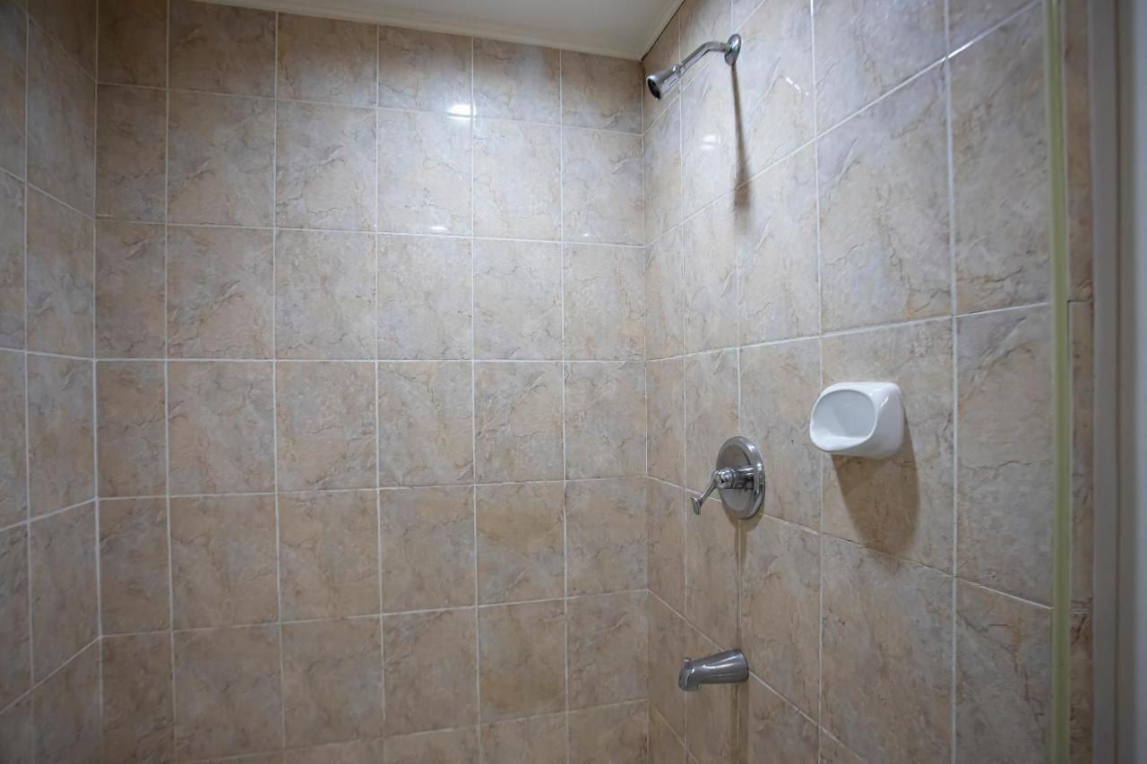 Oyo 821 Connector Hostel Μακάτι Εξωτερικό φωτογραφία